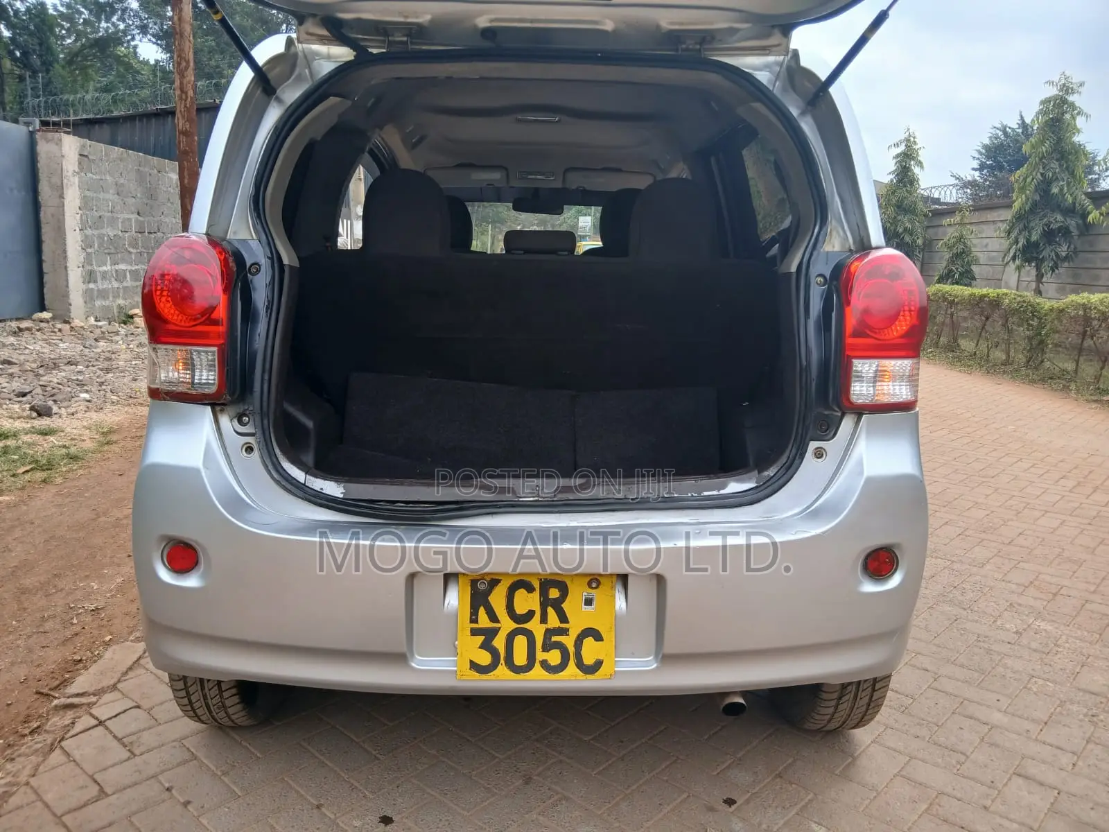 Toyota Porte 2013 Silver
