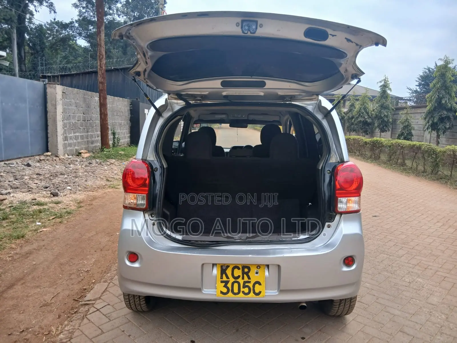 Toyota Porte 2013 Silver