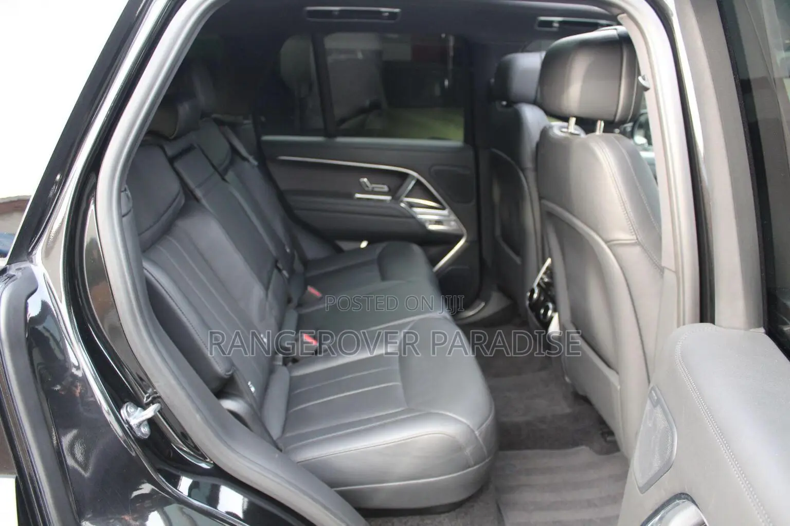 Land Rover Range Rover P400 SE SWB 2023 Black