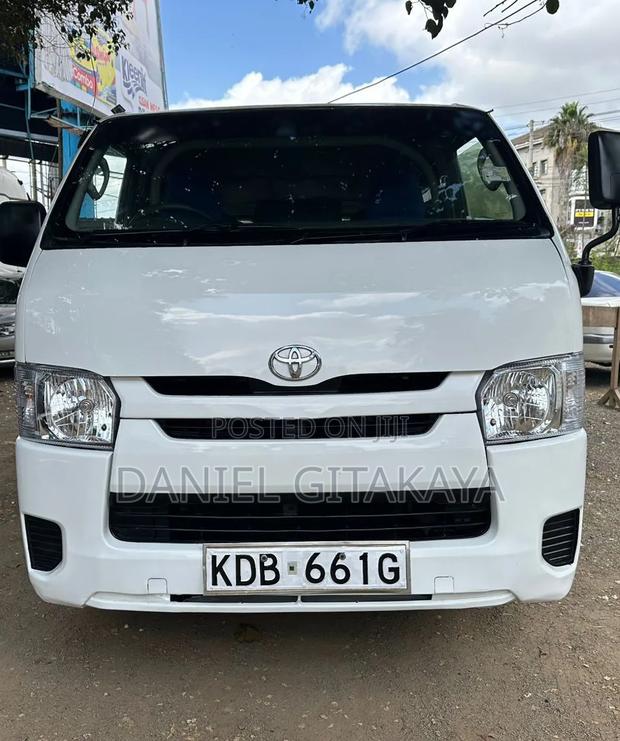 Toyota HiAce 2014 White
