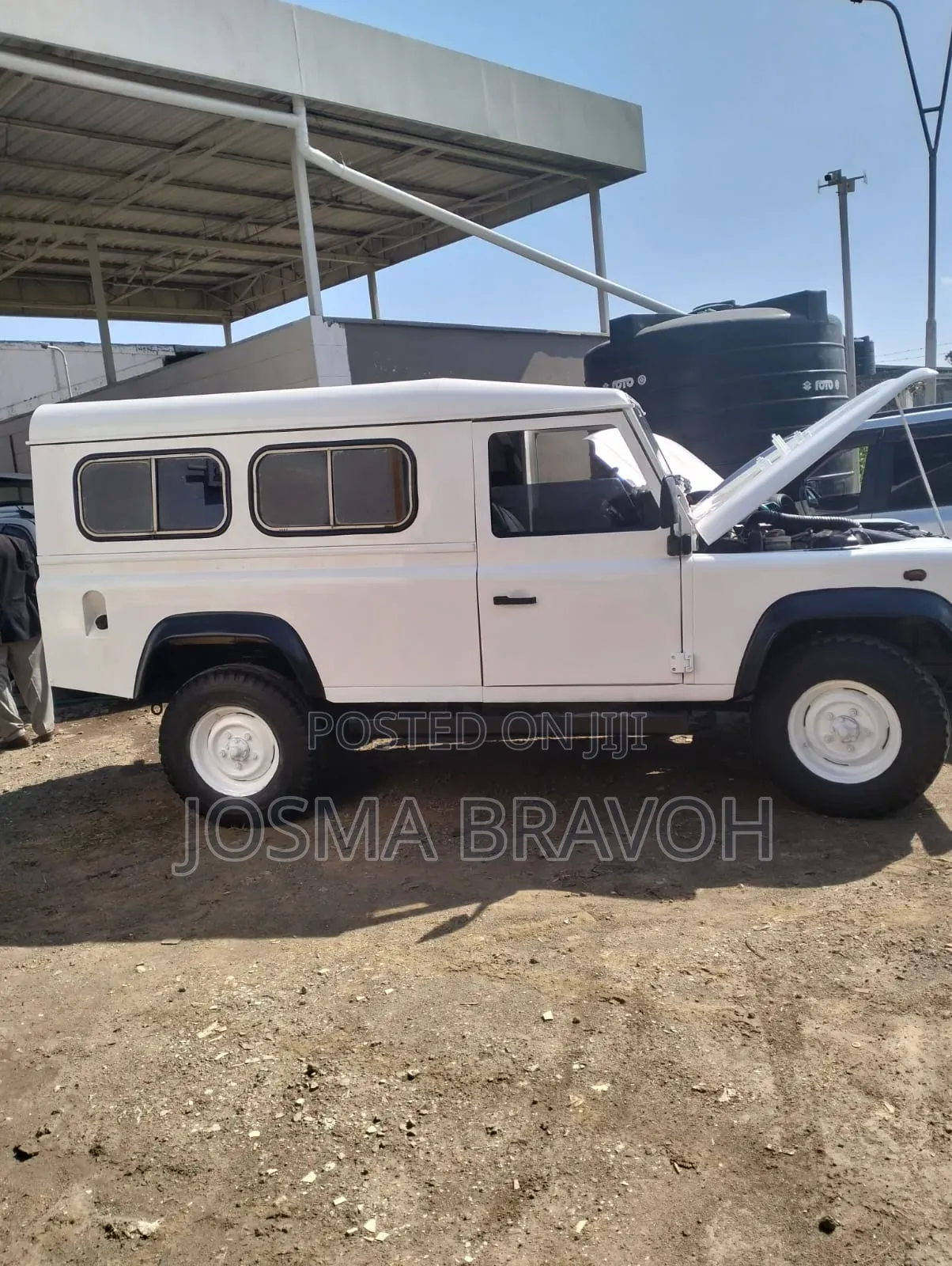 Land Rover Defender 2002 White