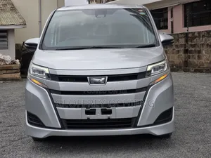 Toyota Noah 2019 Silver