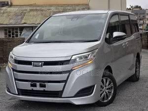 Toyota Noah 2019 Silver
