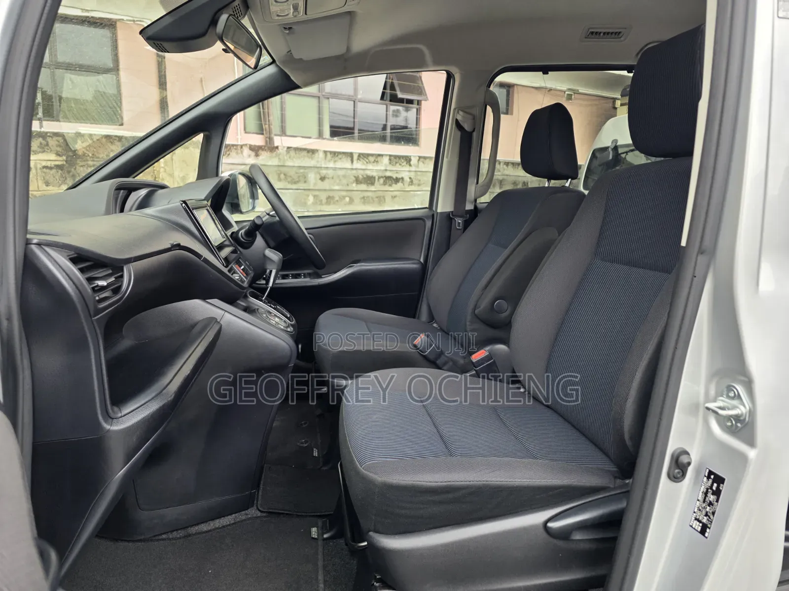 Toyota Noah 2019 Silver