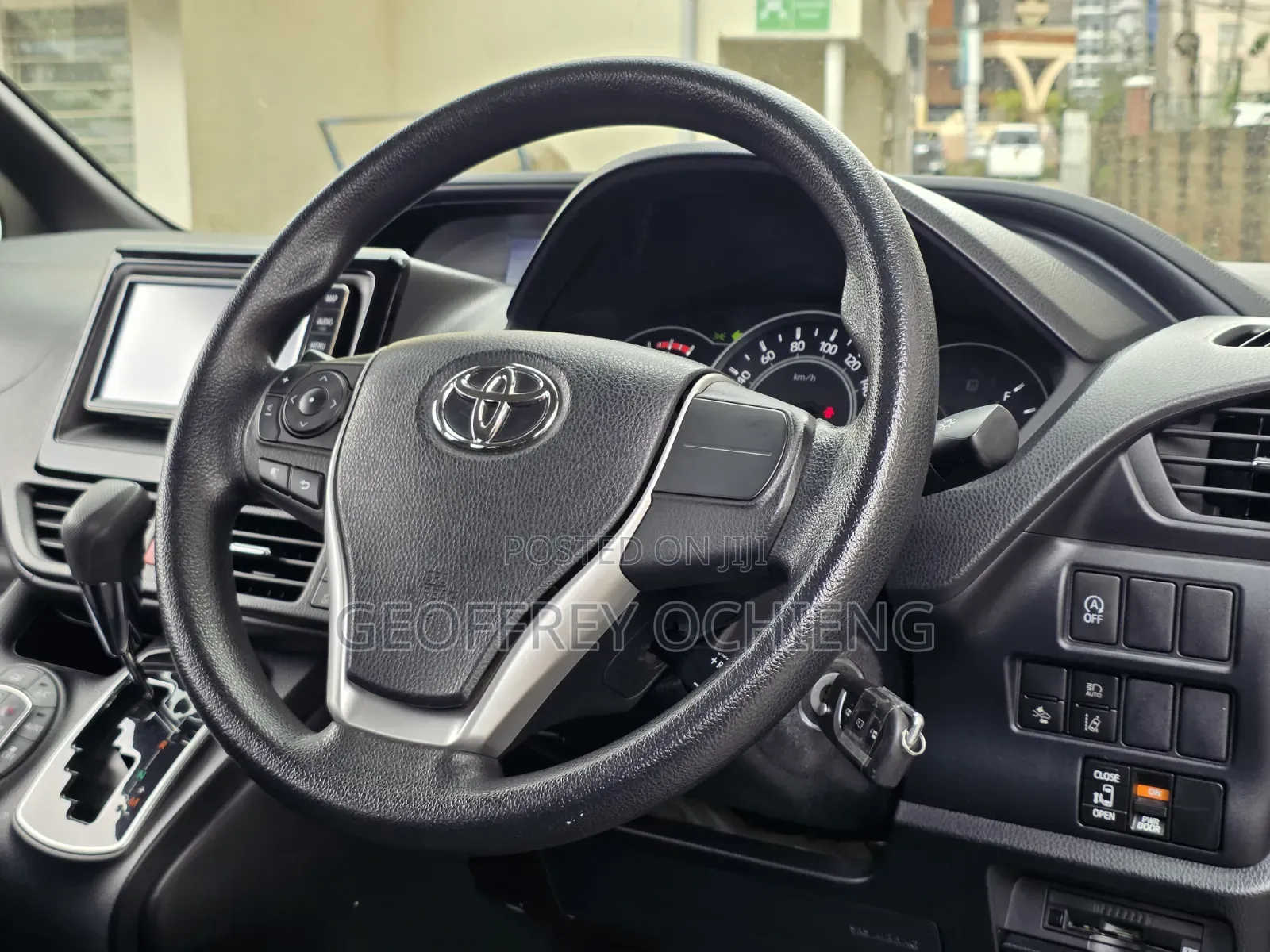 Toyota Noah 2019 Silver