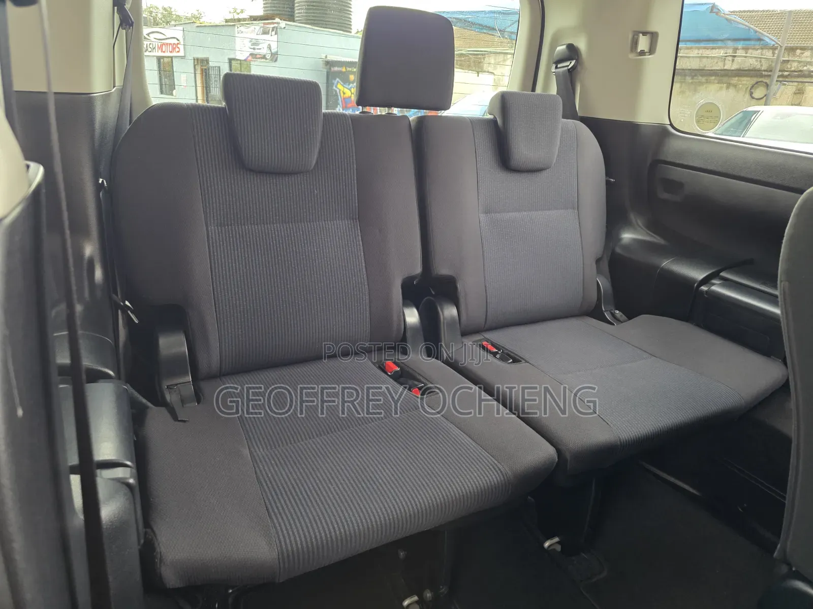 Toyota Noah 2019 Silver