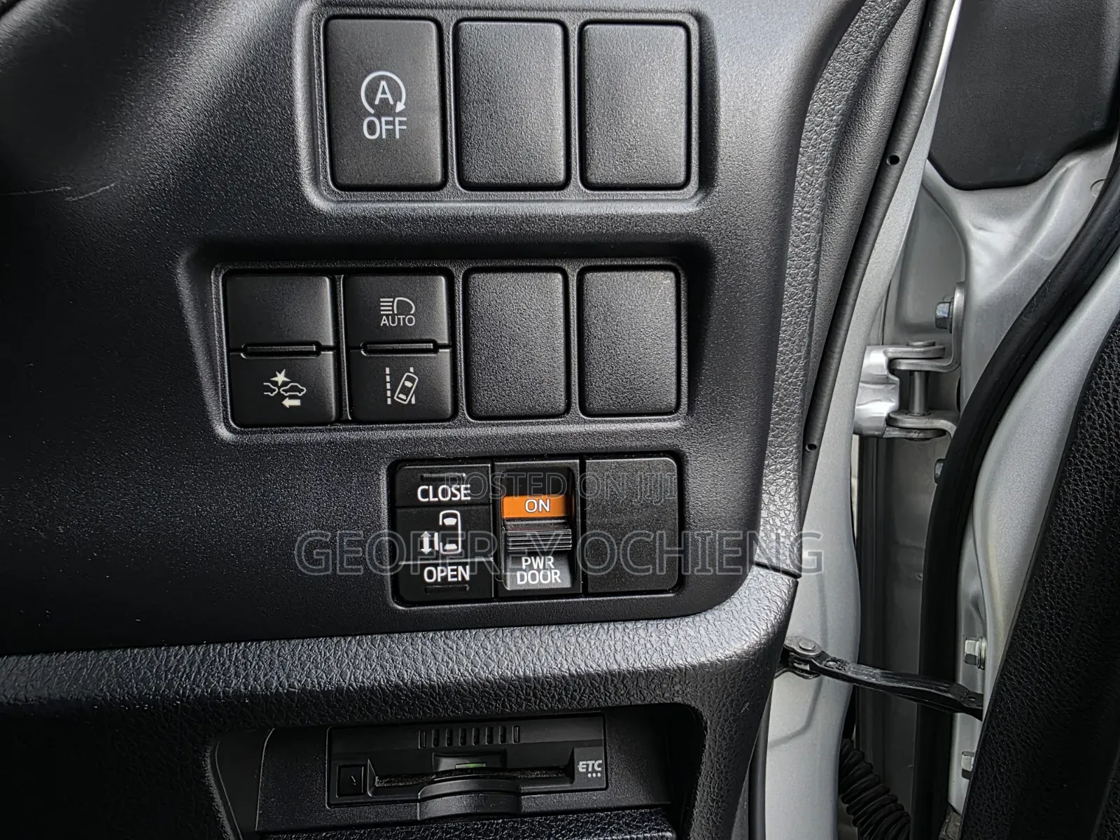 Toyota Noah 2019 Silver