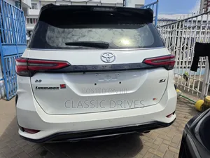 Toyota Fortuner 2021 White