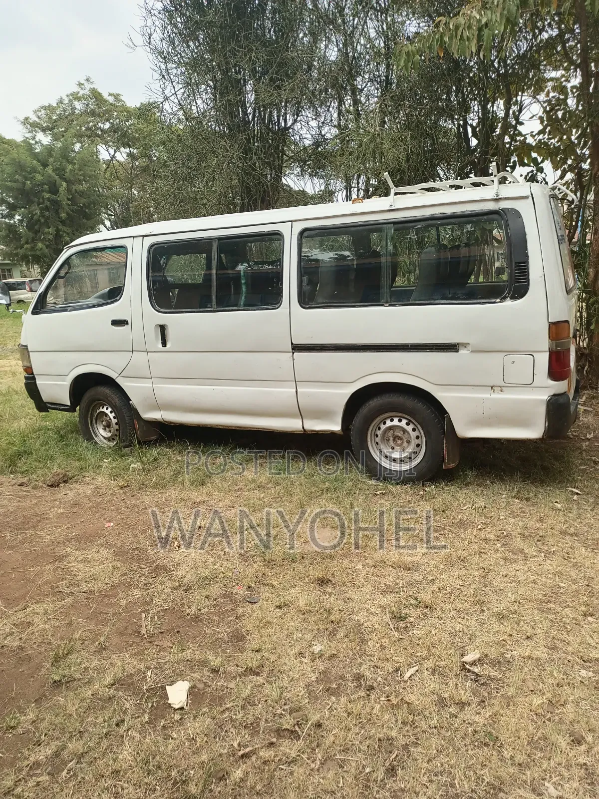 Toyota HiAce 2006 White