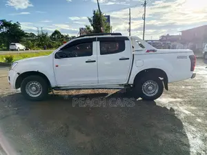 Isuzu D-MAX 2014 White