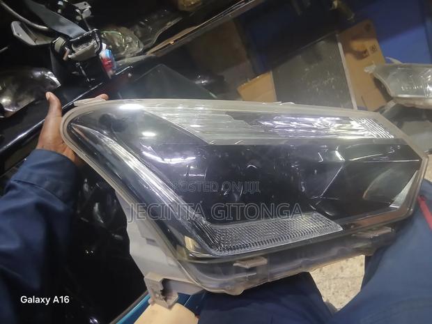 Isuzu Dmax Headlight - thumbnail 2