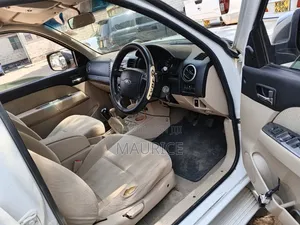Ford Everest 2011 White
