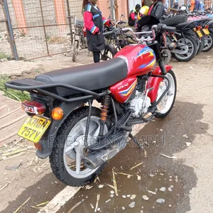 Bajaj Boxer 125 2024 Red