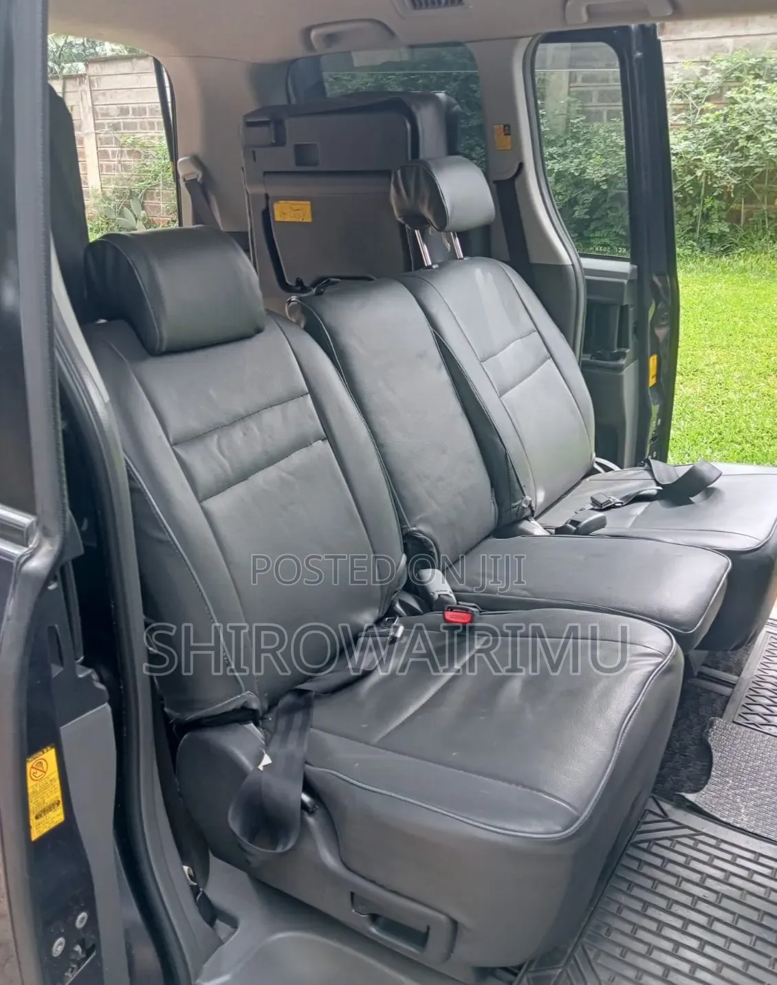 Toyota Voxy 2010 Gray