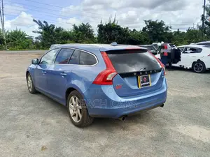 Volvo V60 2014 Blue