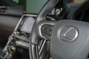 Lexus LX 600 2022 White