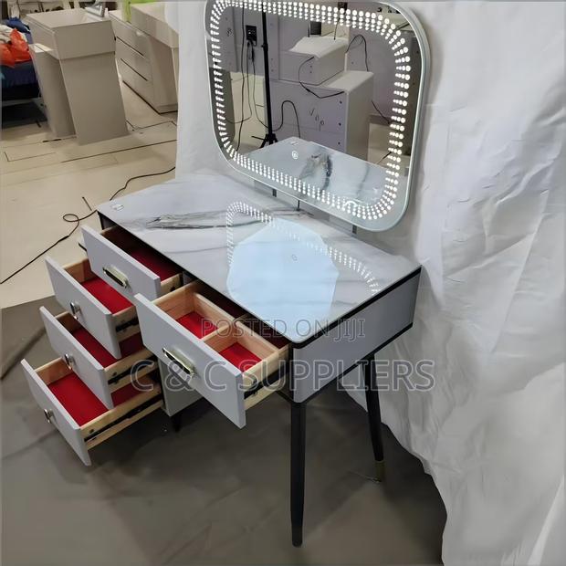 Vanity Make Up Table With Light - thumbnail 4