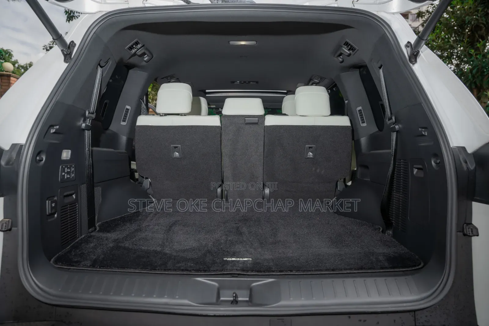 Lexus LX 600 2022 White
