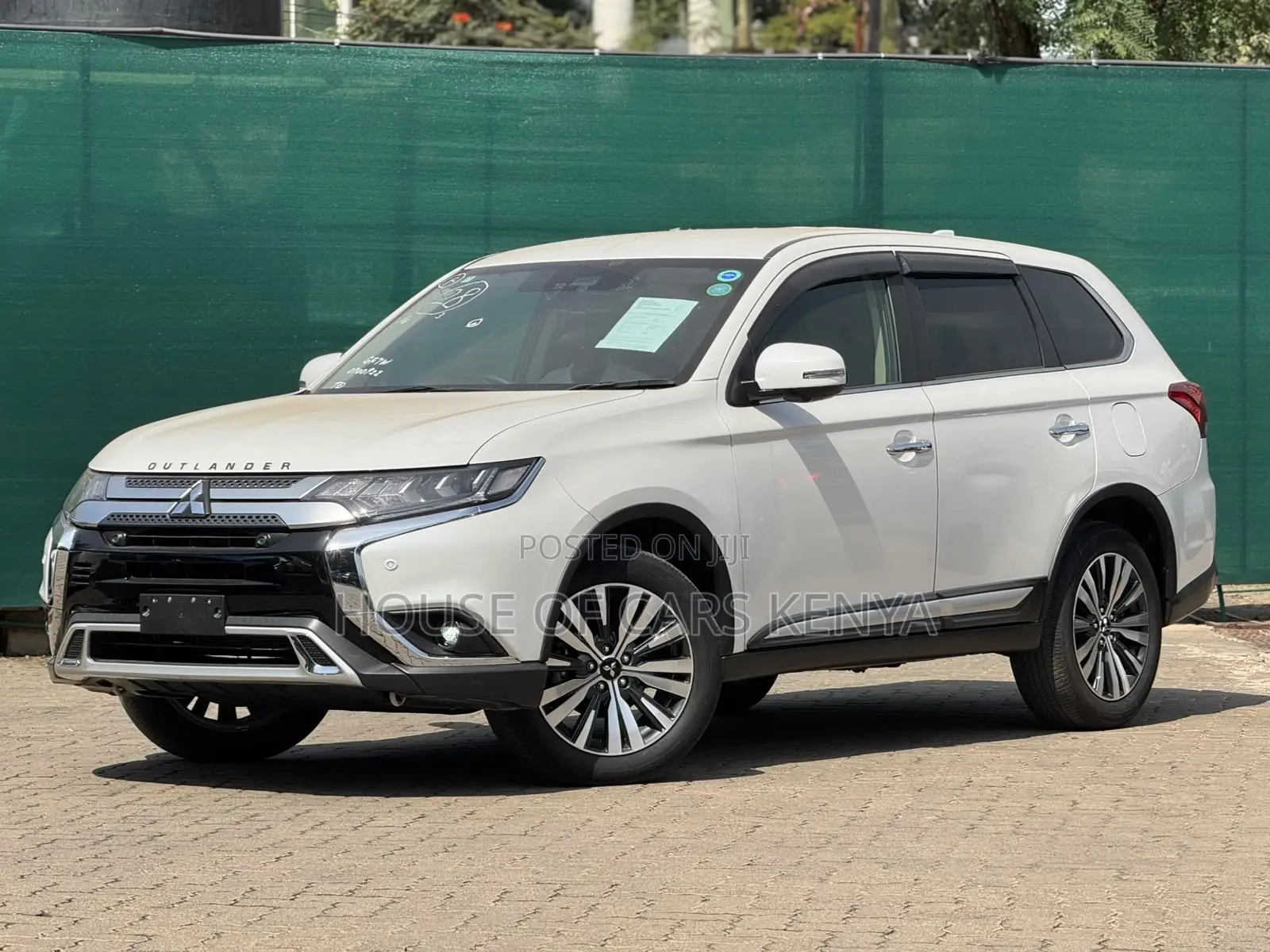 Mitsubishi Outlander 2020  White 