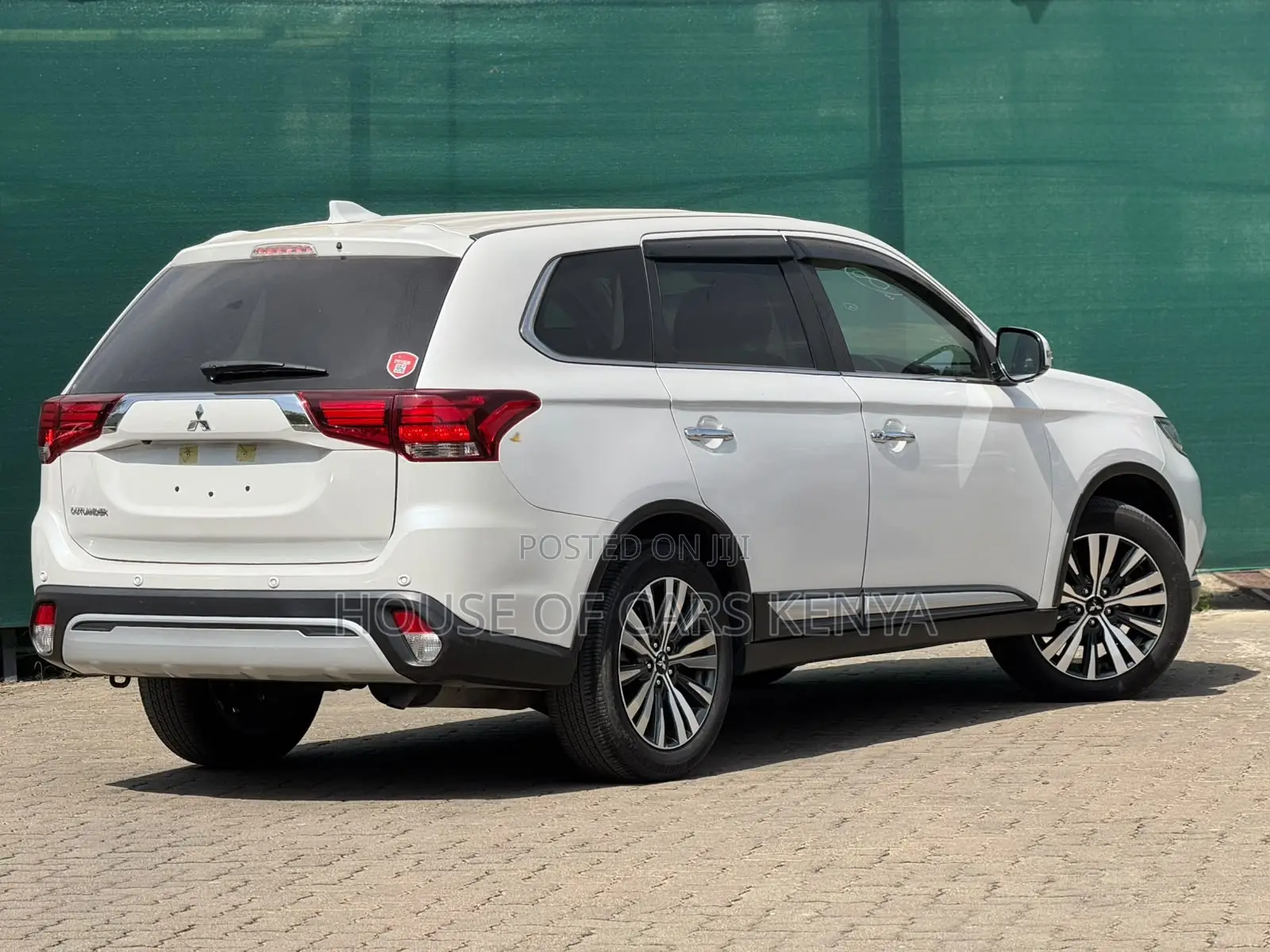 Mitsubishi Outlander 2020  White 