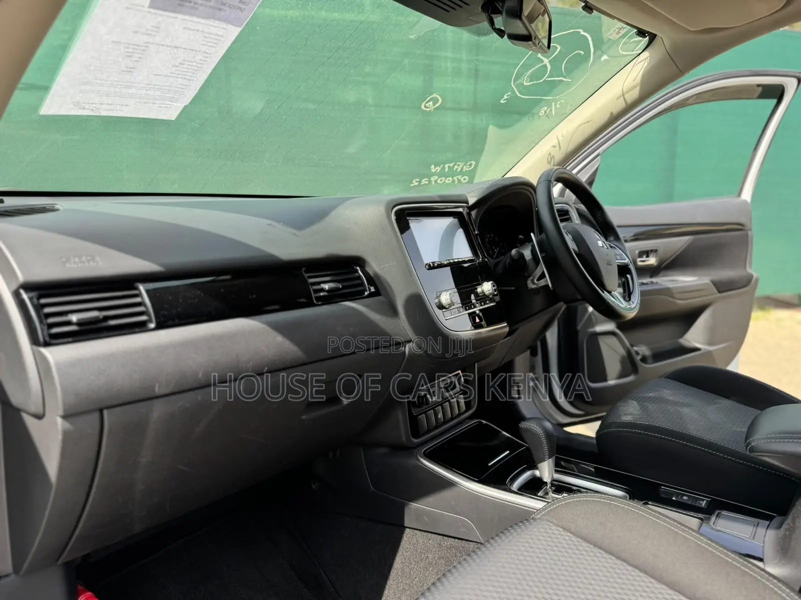Mitsubishi Outlander 2020  White 