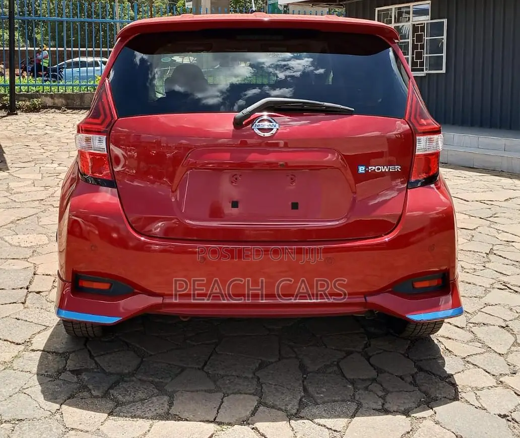 Nissan Note 2018 Red