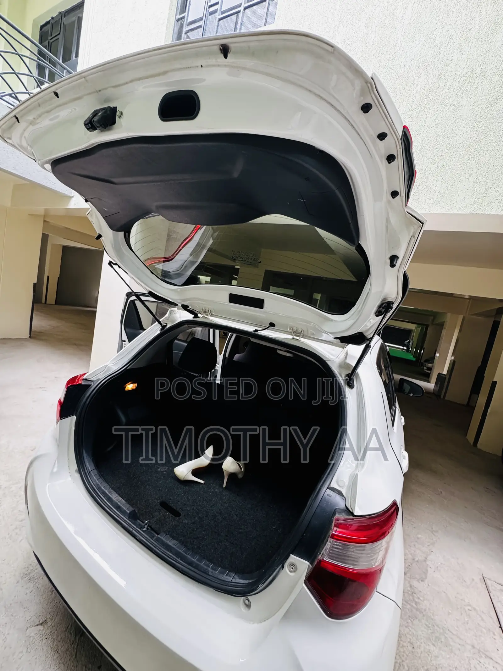 Toyota Vitz 1.3 FWD 5dr 2017 White