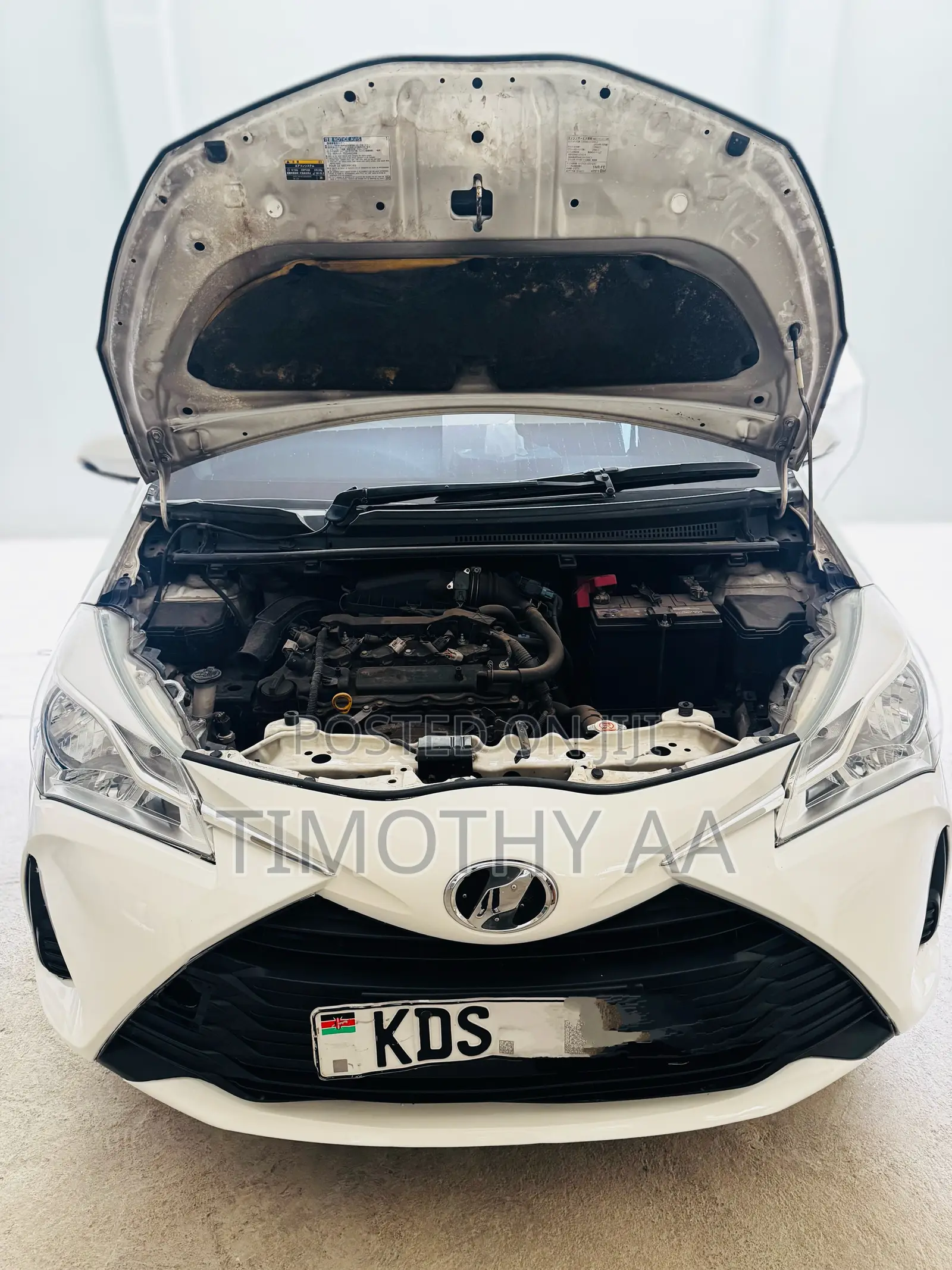 Toyota Vitz 1.3 FWD 5dr 2017 White