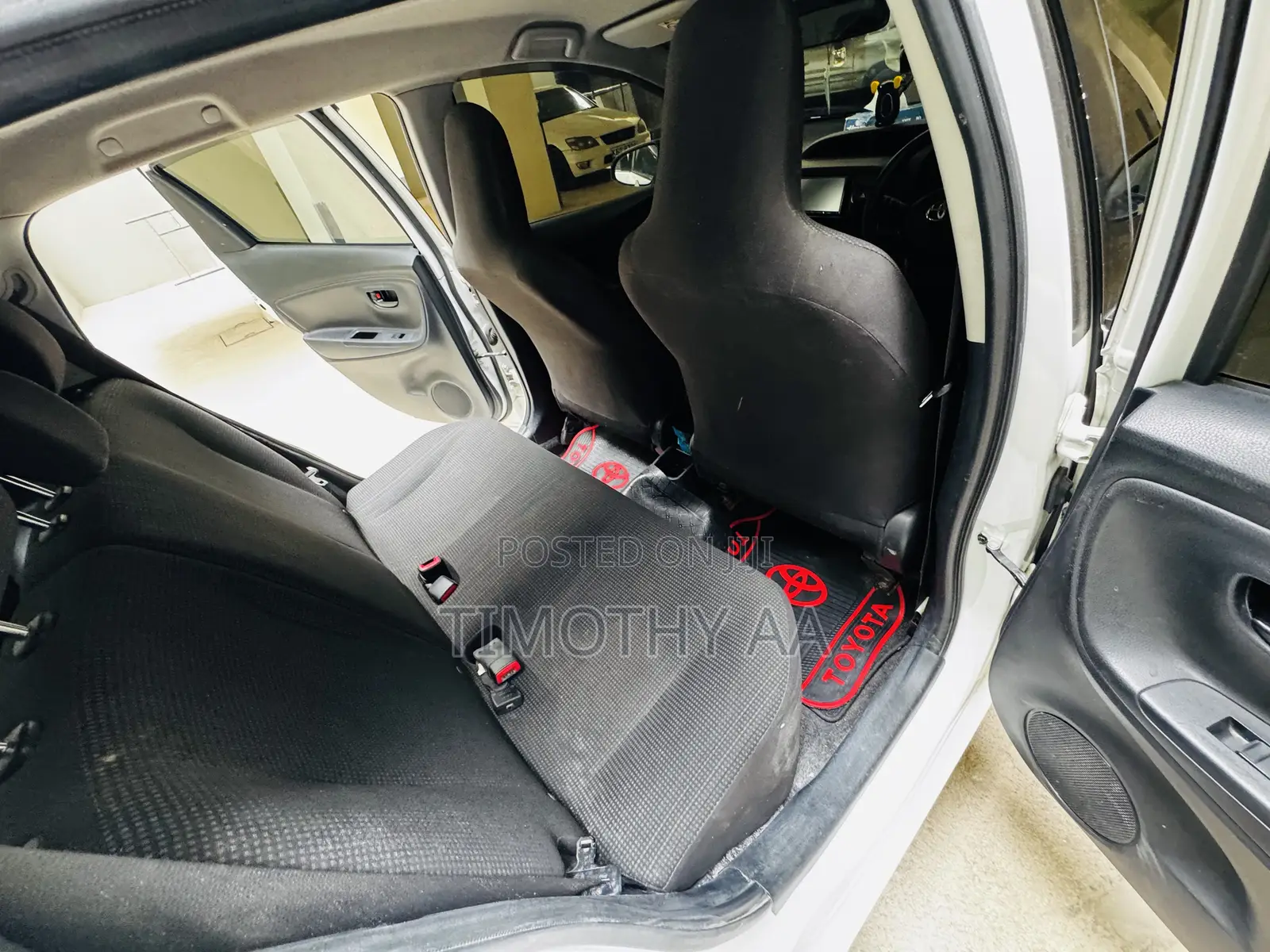Toyota Vitz 1.3 FWD 5dr 2017 White