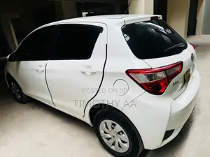 Toyota Vitz 1.3 FWD 5dr 2017 White