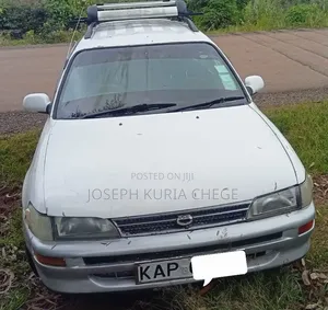 Toyota Corolla 1998 White