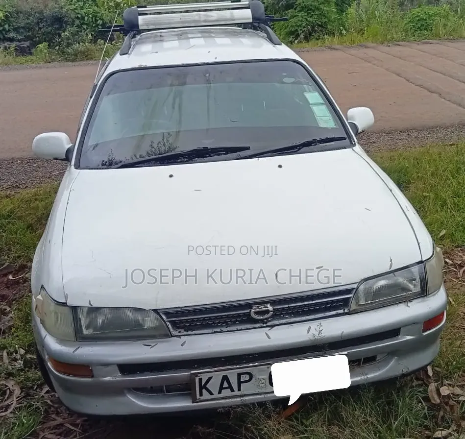 Toyota Corolla 1998 White