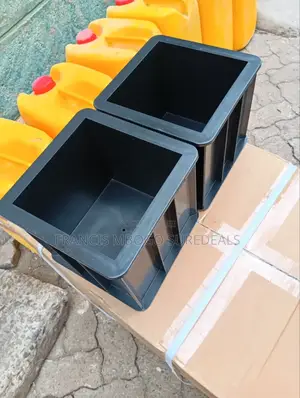 Plastic Testing Cube Moulds/ New