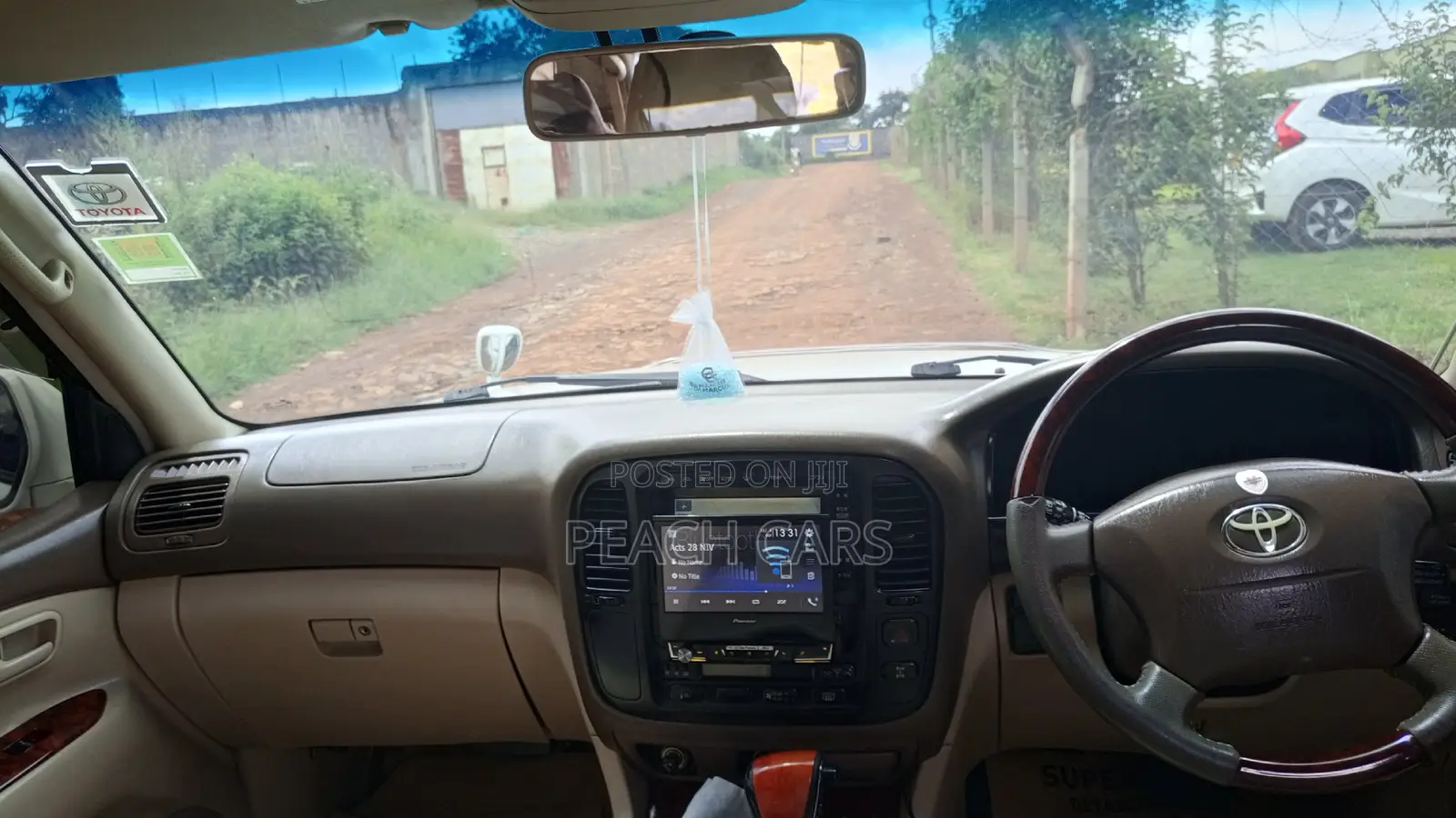 Toyota Land Cruiser 2003 White