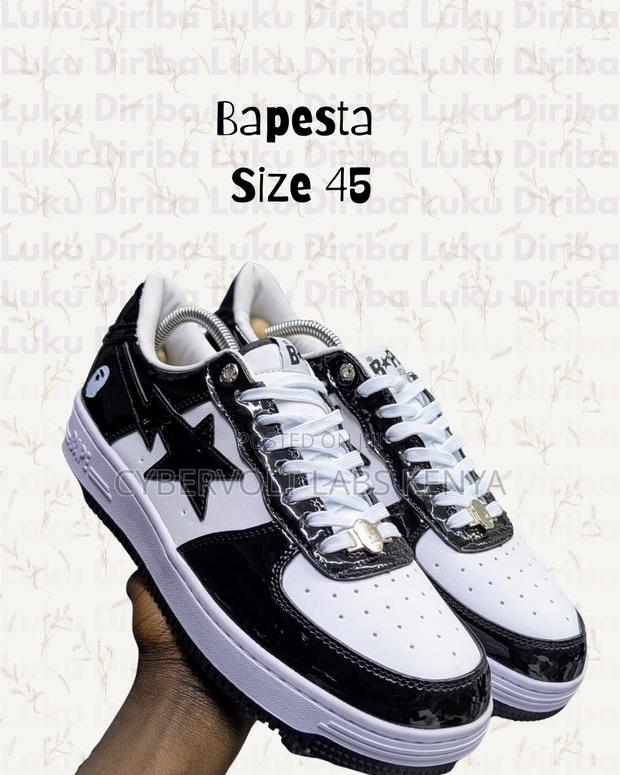 Premium a Bathing Ape (Bape) Bapesta Sneakers