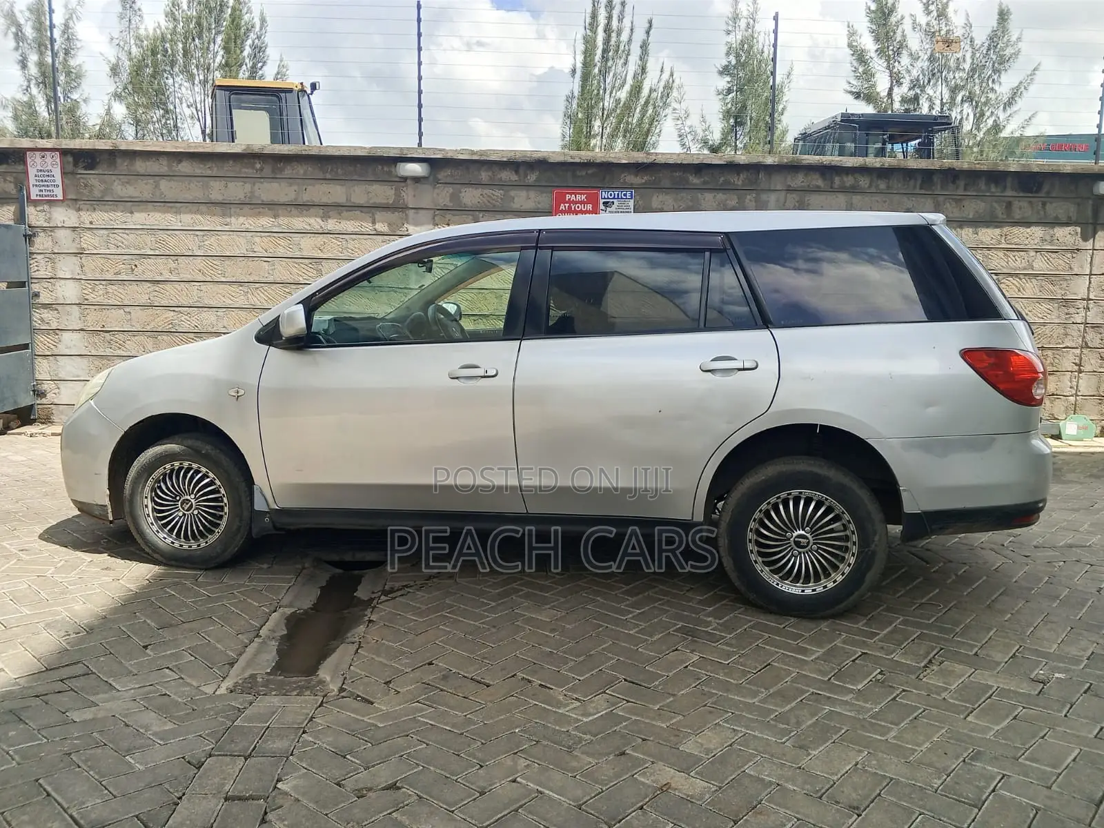 Nissan Wingroad 2011 Silver