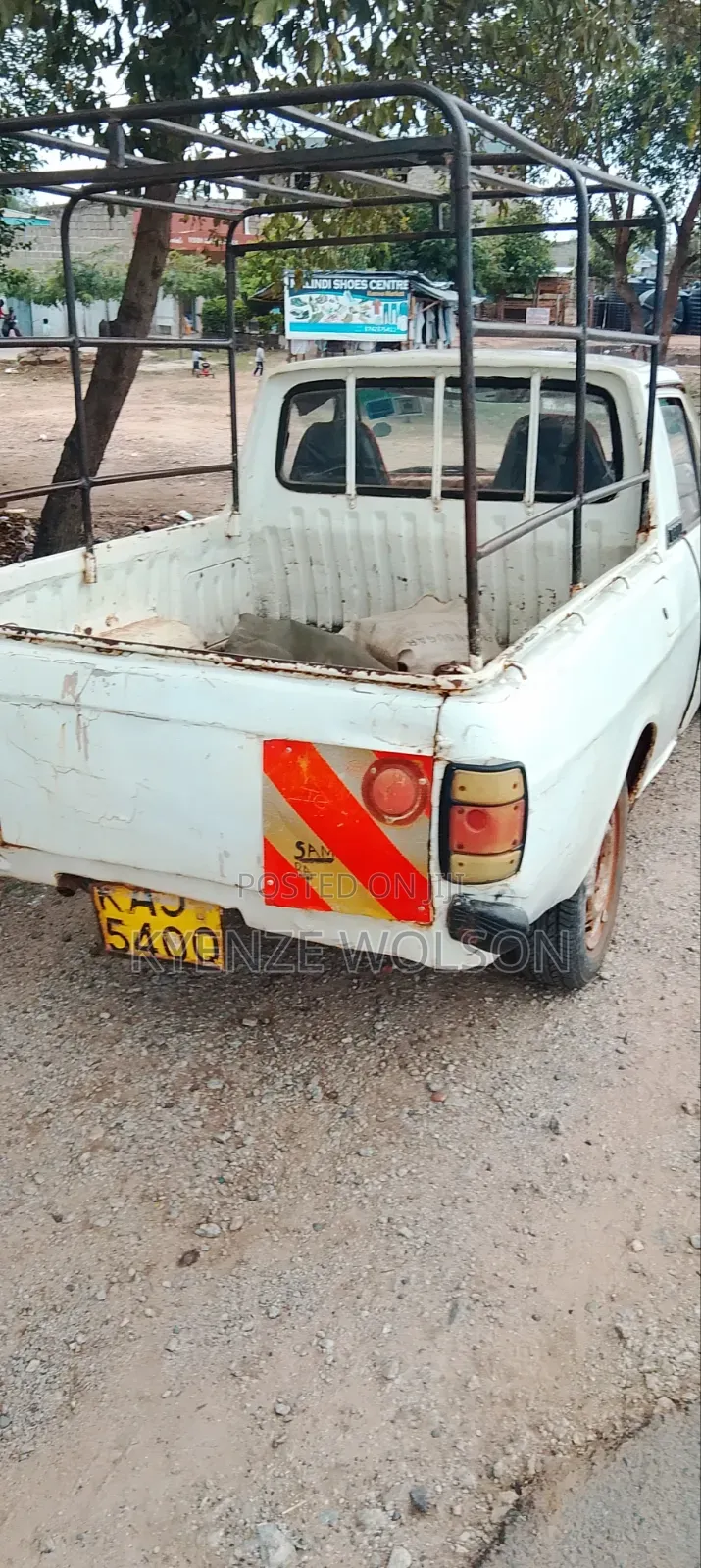 Nissan 1200 Pick Up