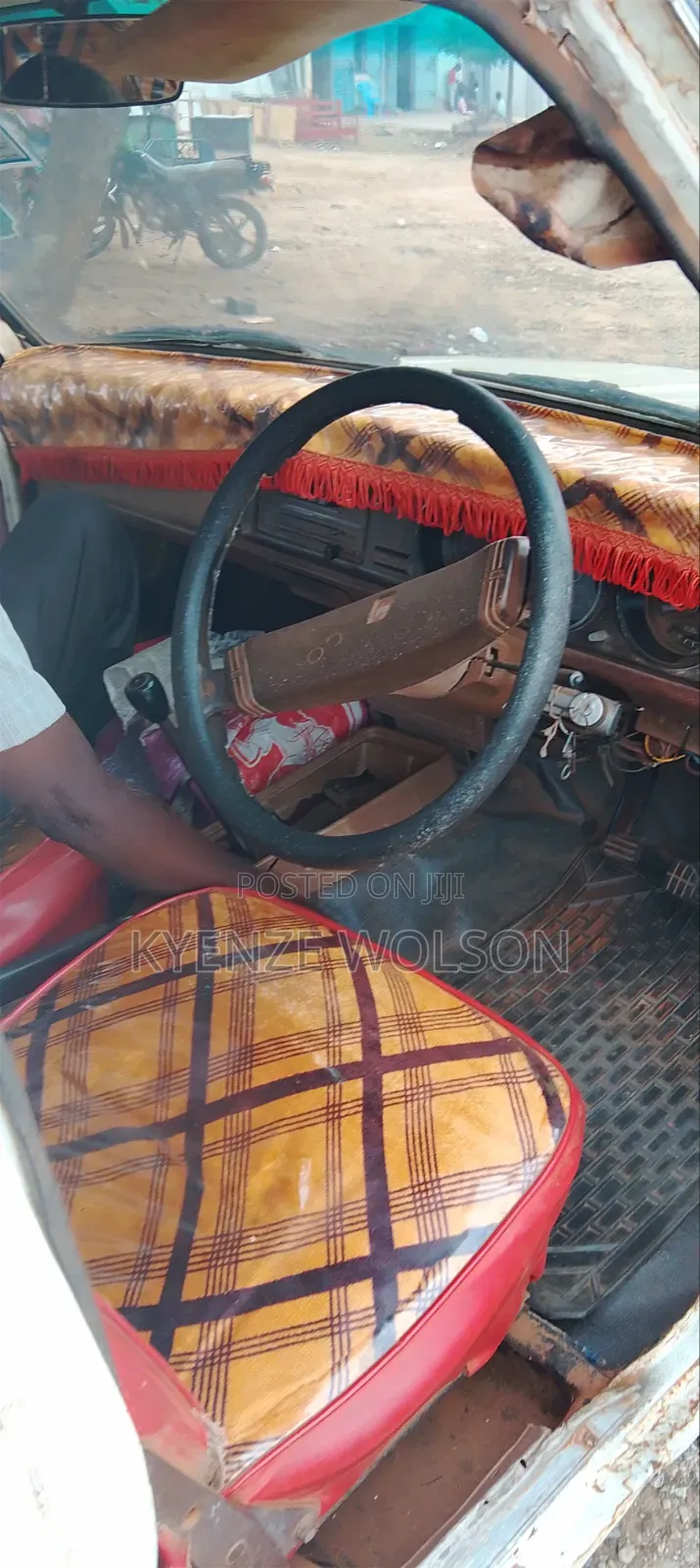 Nissan 1200 Pick Up