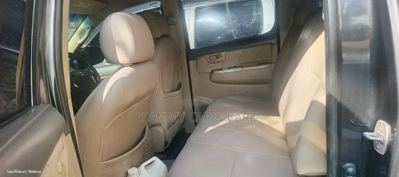 Toyota Hilux 2013 Black