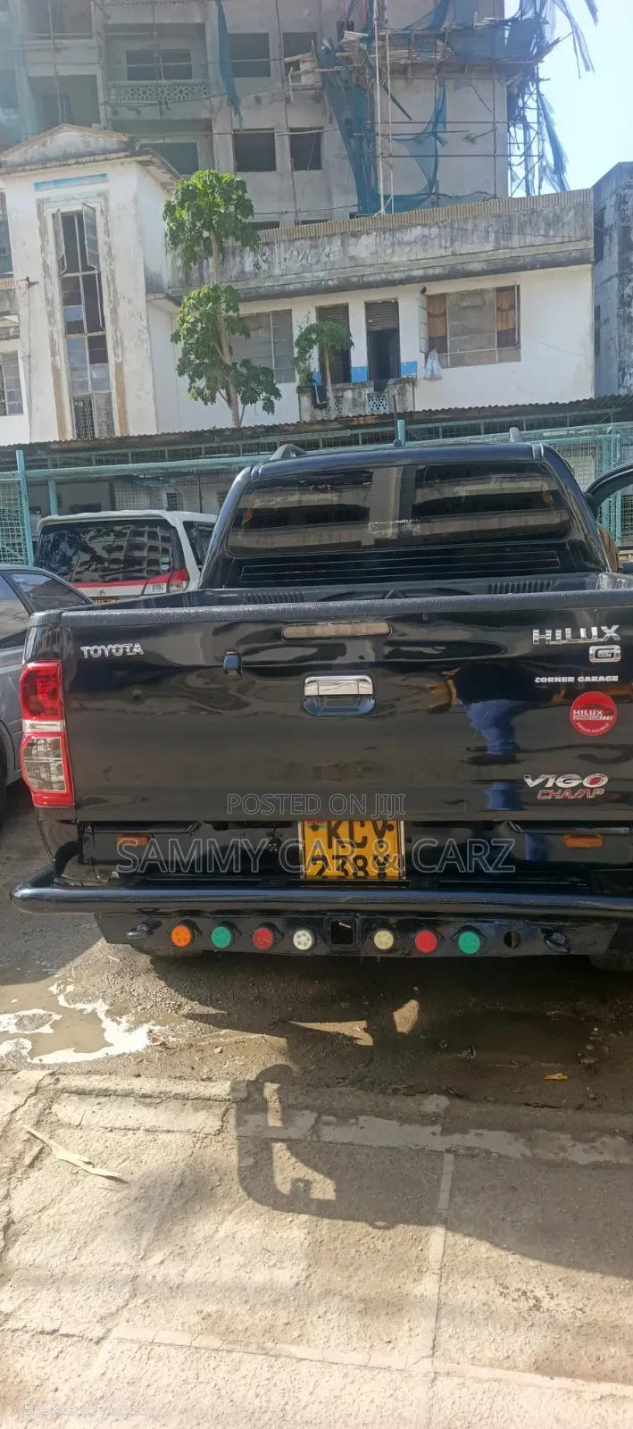 Toyota Hilux 2013 Black
