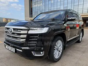 Toyota Land Cruiser 4.6 V8 ZX 2017 Black