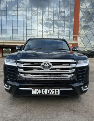 Toyota Land Cruiser 4.6 V8 ZX 2017 Black