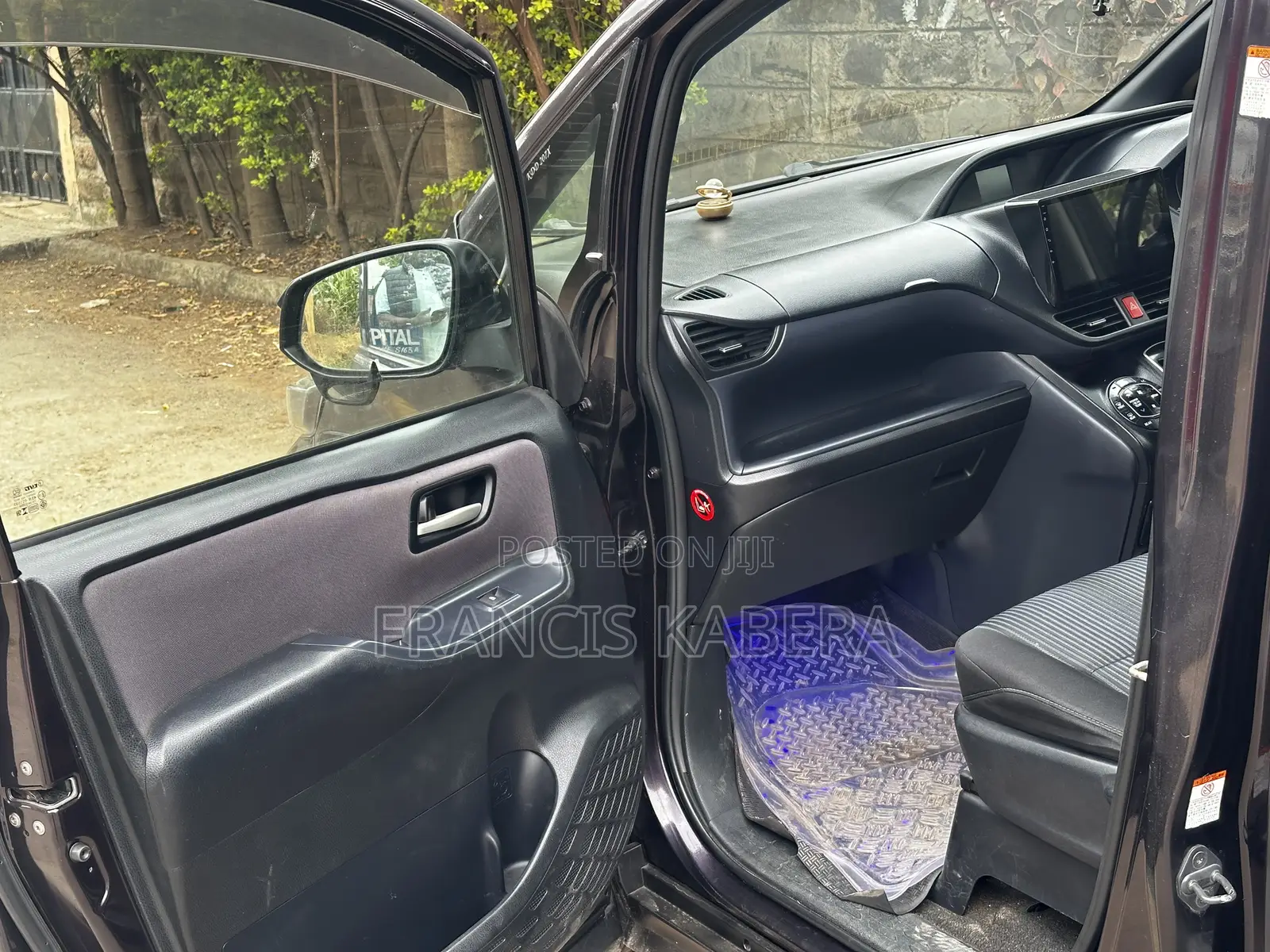 Toyota Voxy 2013 Black