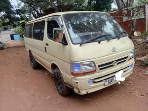 Toyota HiAce 2001 Beige