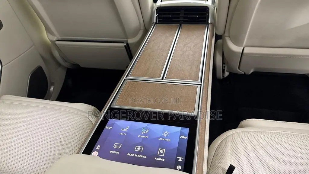 Land Rover Range Rover SV SWB 2023 Black