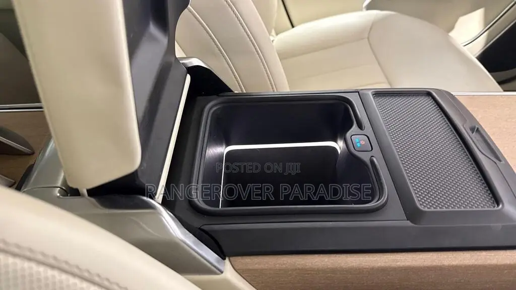 Land Rover Range Rover SV SWB 2023 Black