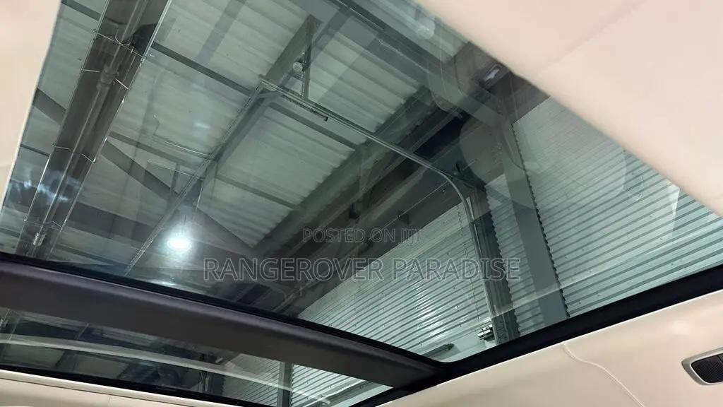 Land Rover Range Rover SV SWB 2023 Black