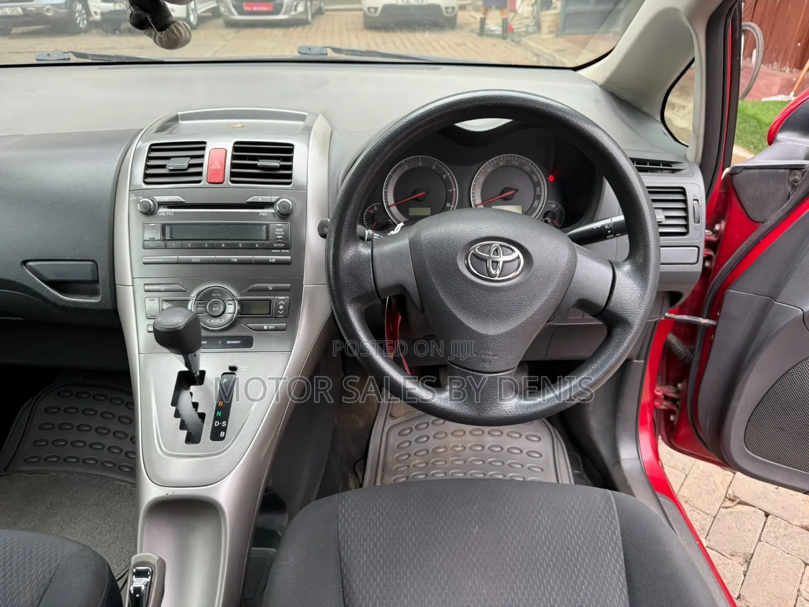 Toyota Auris 1.4 VVT-i 2007 Red
