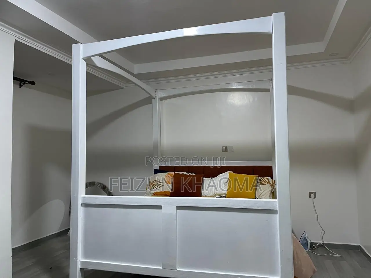 Canopy Bed With Mattress