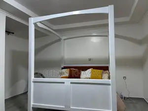 Canopy Bed With Mattress
